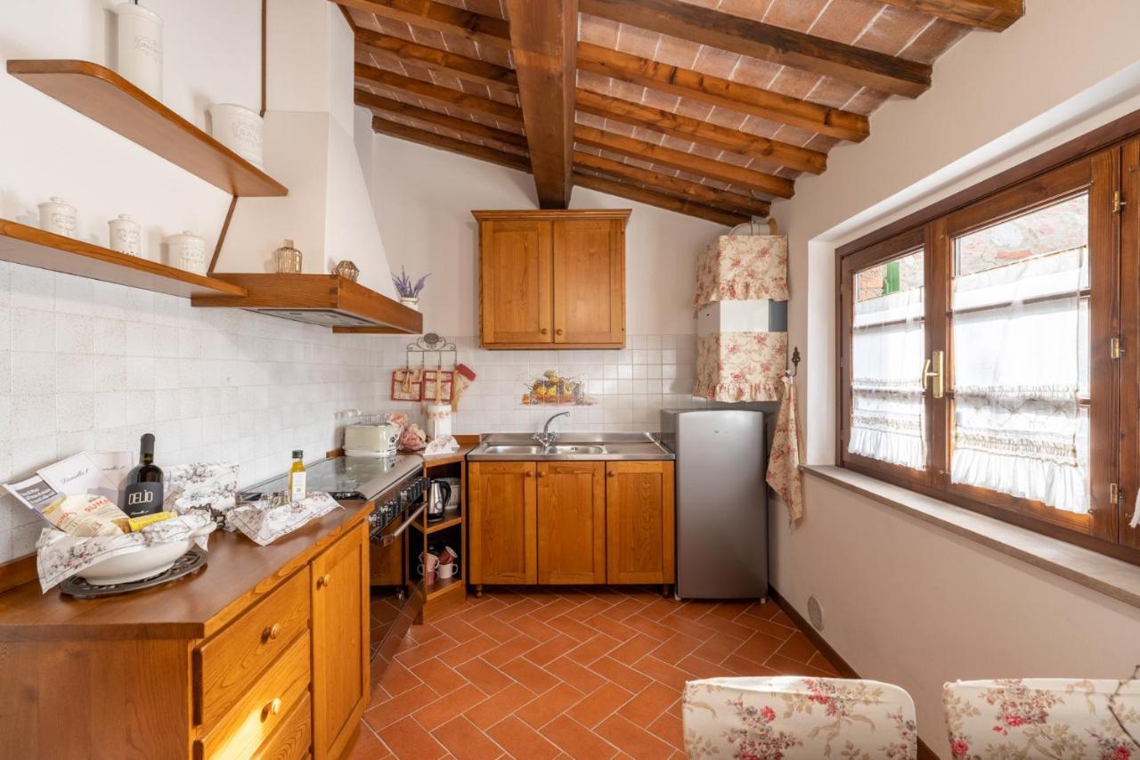 Lajatico Rentals - Casa Di Alice Nel Borgo Bagian luar foto