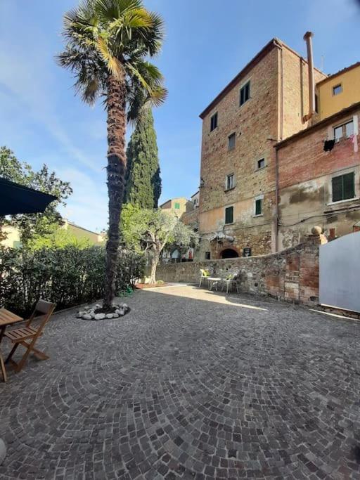 Lajatico Rentals - Casa Di Alice Nel Borgo Bagian luar foto
