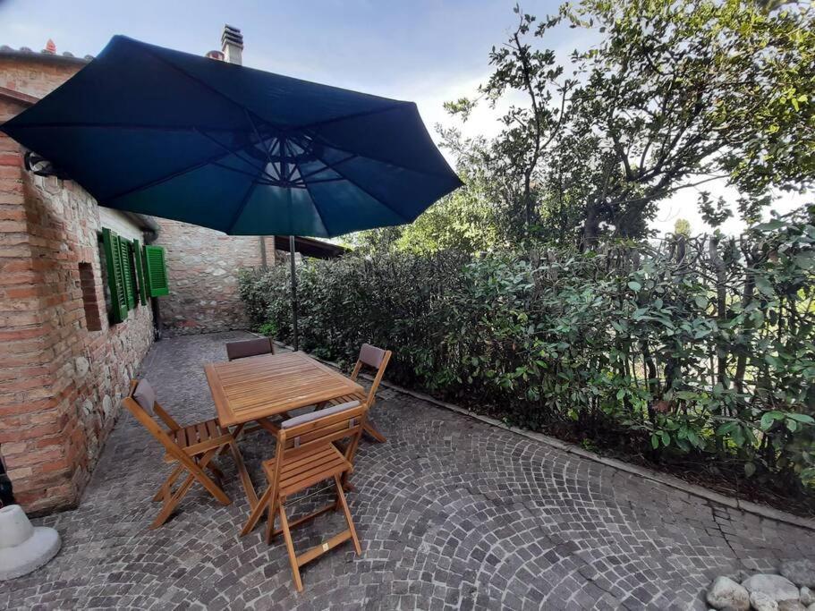 Lajatico Rentals - Casa Di Alice Nel Borgo Bagian luar foto