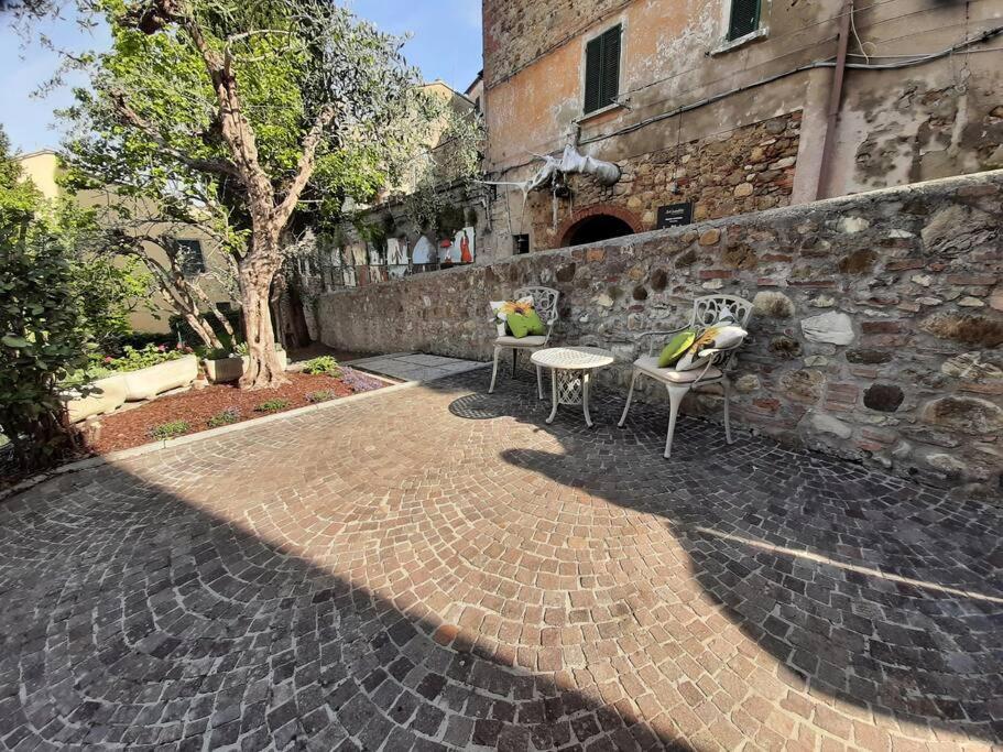 Lajatico Rentals - Casa Di Alice Nel Borgo Bagian luar foto