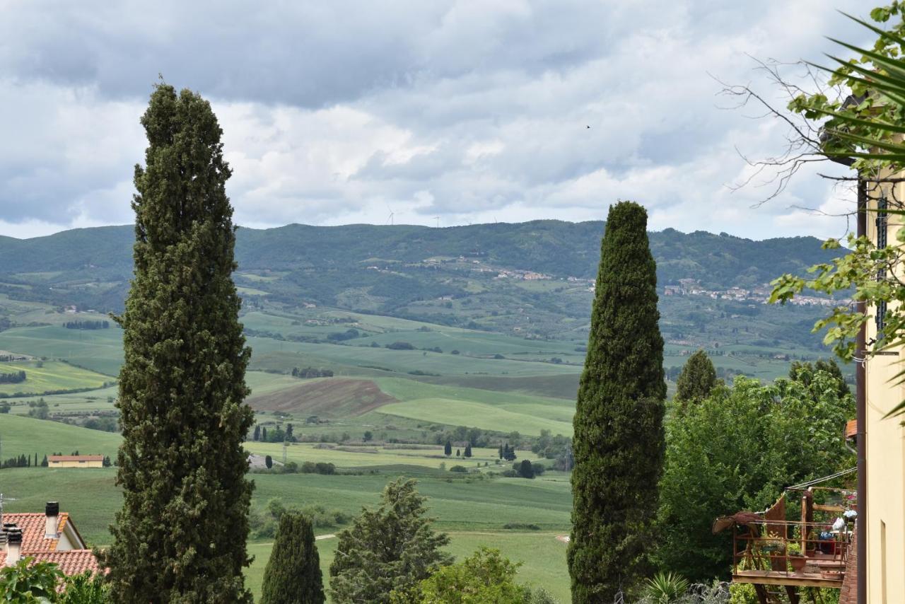 Lajatico Rentals - Casa Di Alice Nel Borgo Bagian luar foto